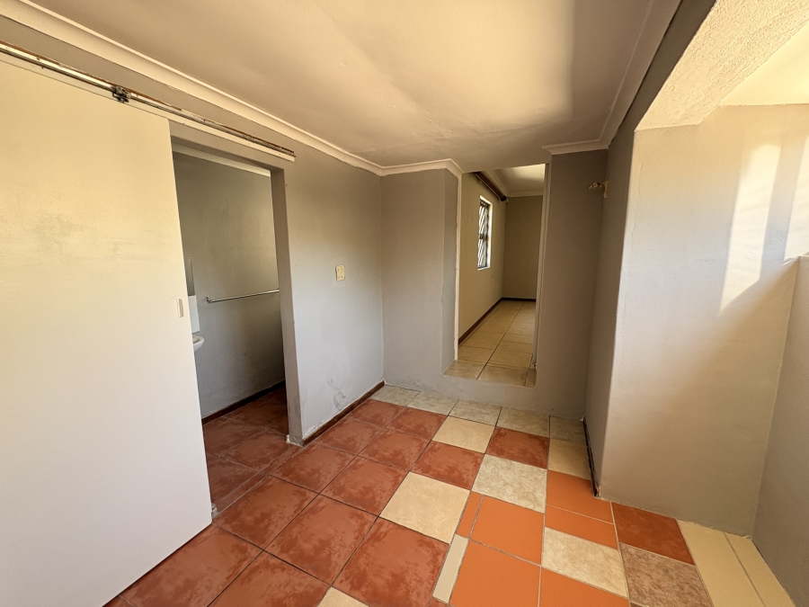 To Let 4 Bedroom Property for Rent in Kirstenhof Western Cape